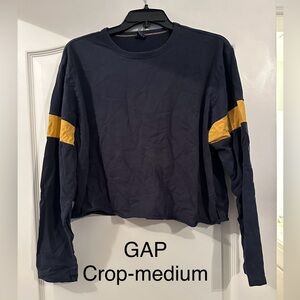 Gap crop top.
